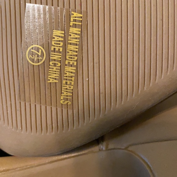 Women’s size 7 1/2 High Heels - Picture 12 of 16